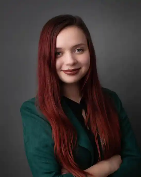 Shona-Rodman Portrait of Shona Rodman, highlighting her professional expertise and approachable personality.